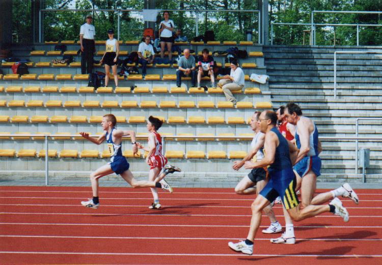 2004/100/G18.jpg